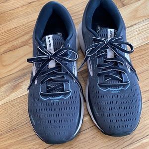 Brooks Ghost sneaker 8.5